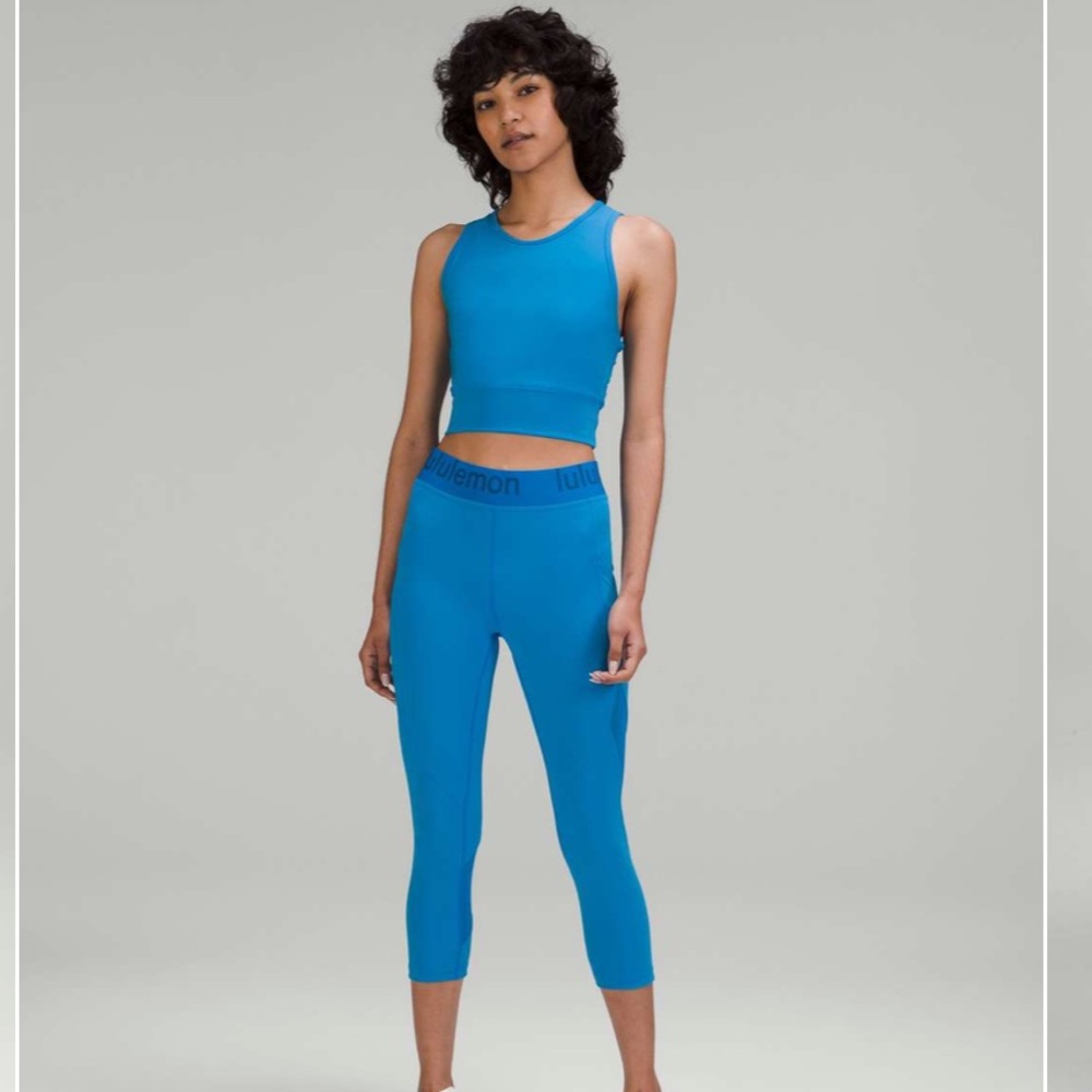 Lululemon Logo Waistband High-Rise Training Crop 21"
Poolside